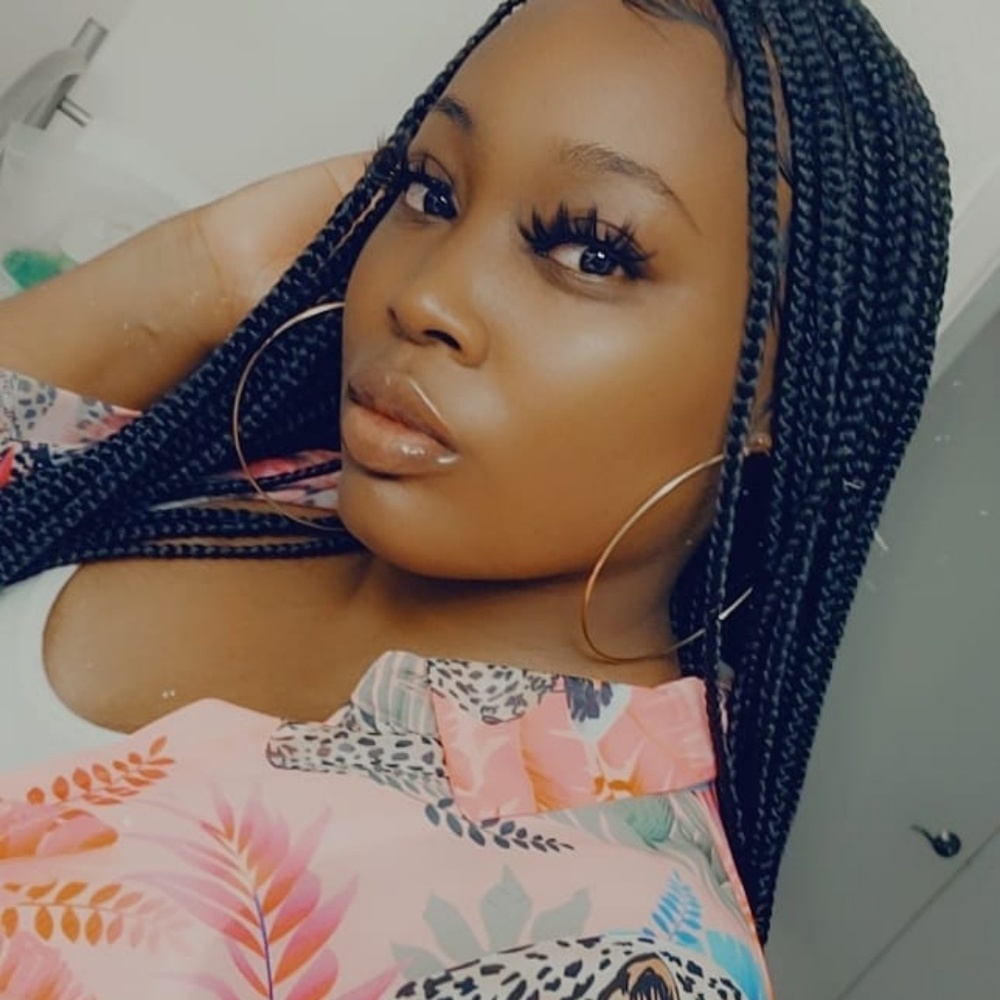 Meet your Posher, Mercedez